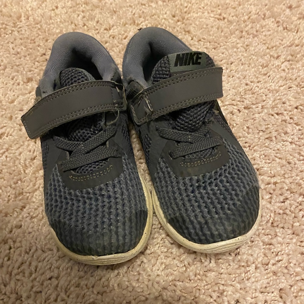 Boys 9C Nike shoes